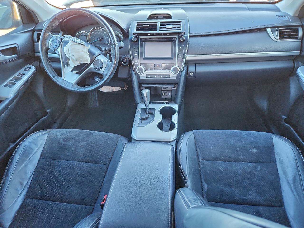 2012 TOYOTA CAMRY SE photo 8