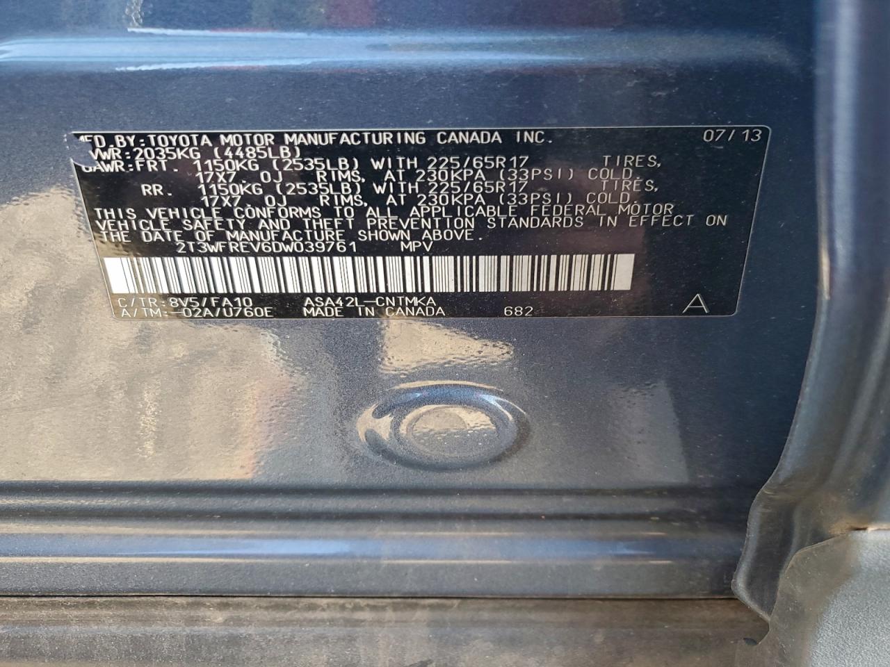2013 TOYOTA RAV4 XLE photo 13