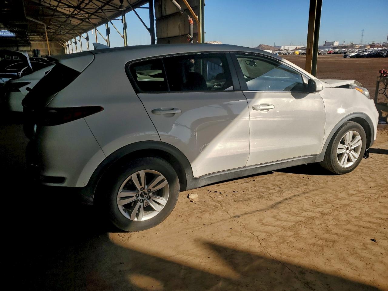 2018 KIA SPORTAGE LX photo 3