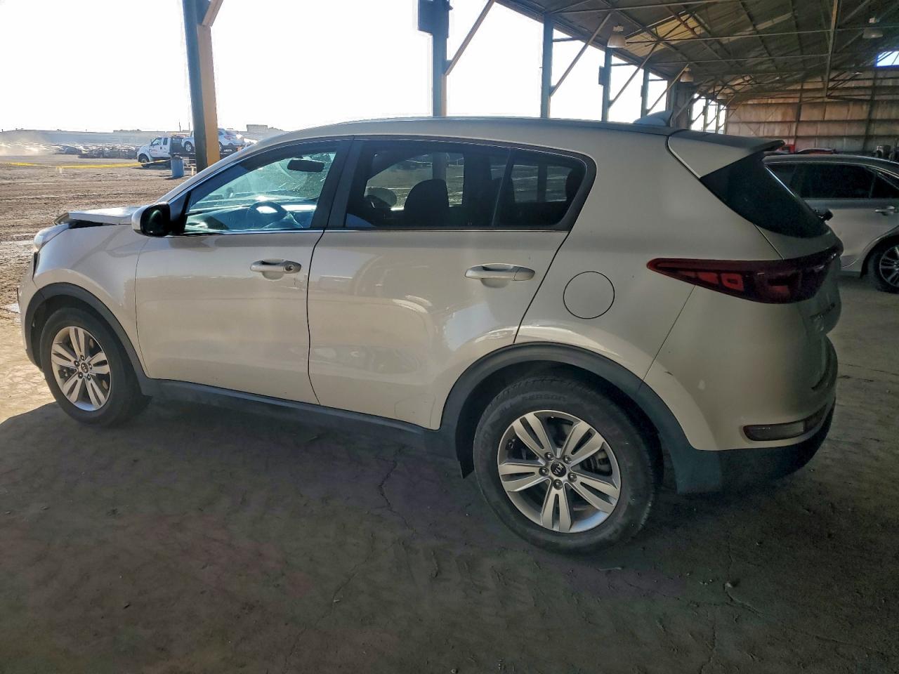 2018 KIA SPORTAGE LX photo 2
