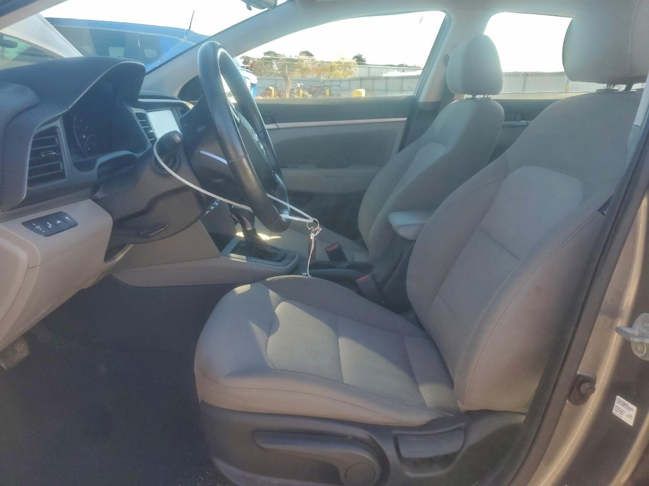 2020 HYUNDAI ELANTRA SEL photo 7