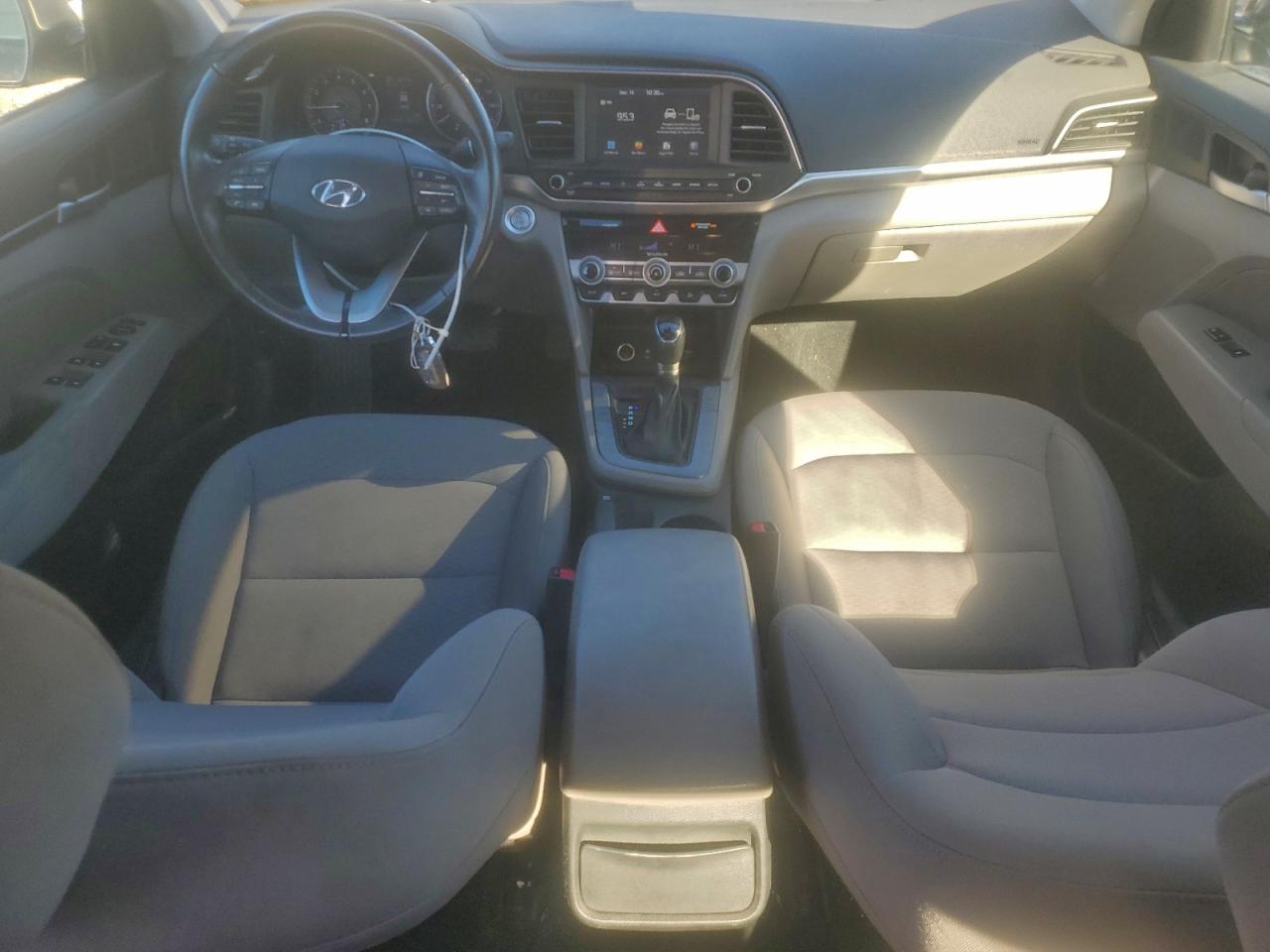 2020 HYUNDAI ELANTRA SEL photo 8