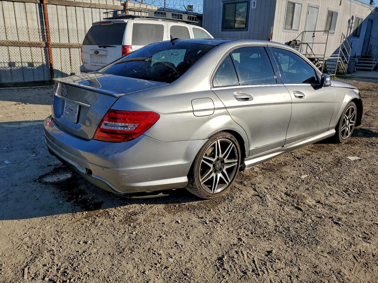 2013 MERCEDES-BENZ C 250 photo 3