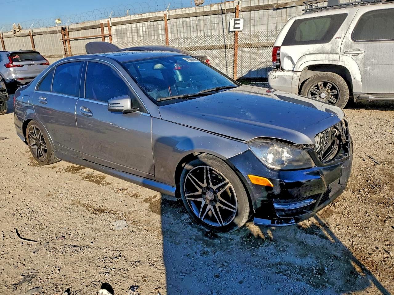 2013 MERCEDES-BENZ C 250 photo 4