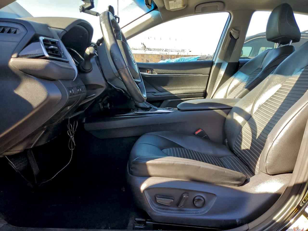 2018 TOYOTA CAMRY HYBRID photo 7