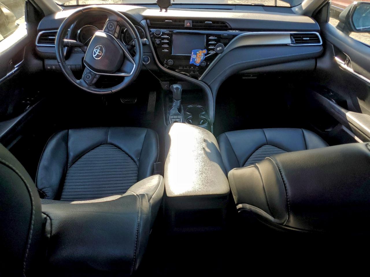 2018 TOYOTA CAMRY HYBRID photo 8