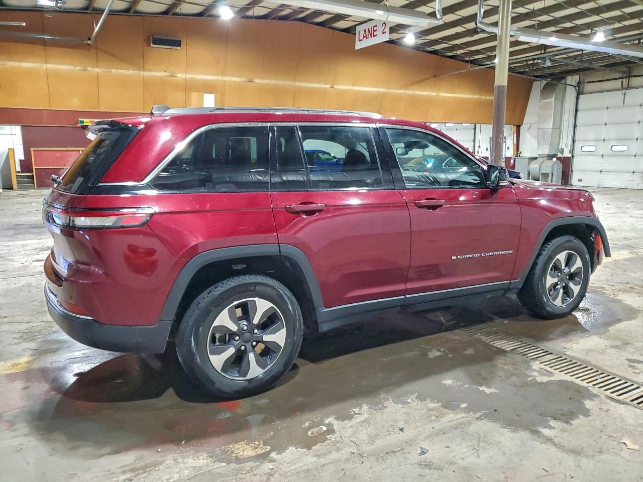 2023 JEEP GRAND CHEROKEE LIMITED 4XE photo 3