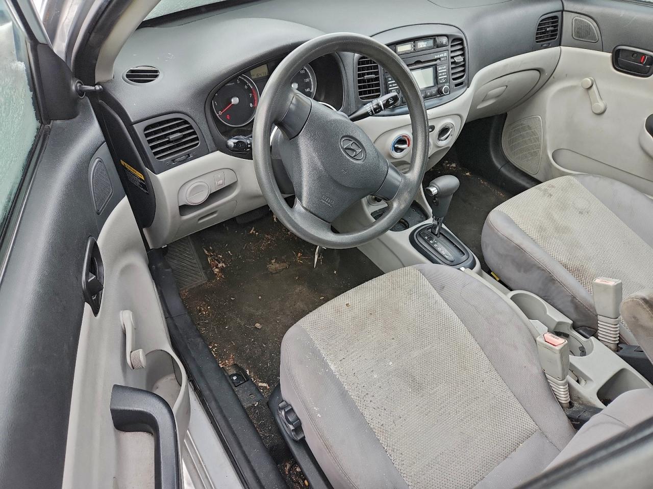 2011 HYUNDAI ACCENT GLS photo 8