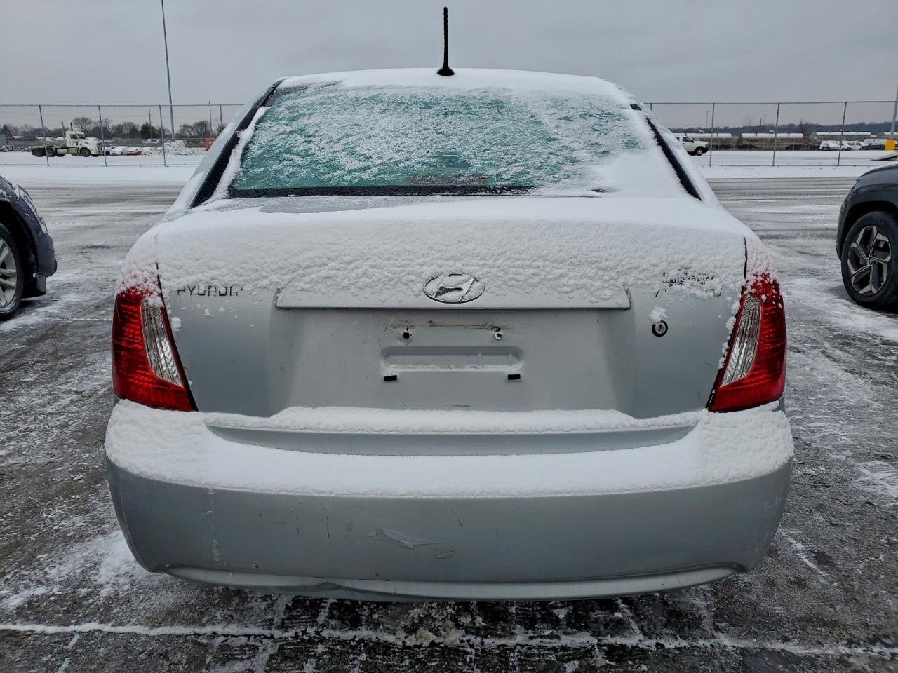 2011 HYUNDAI ACCENT GLS photo 6