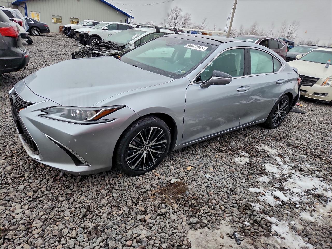 2022 LEXUS ES