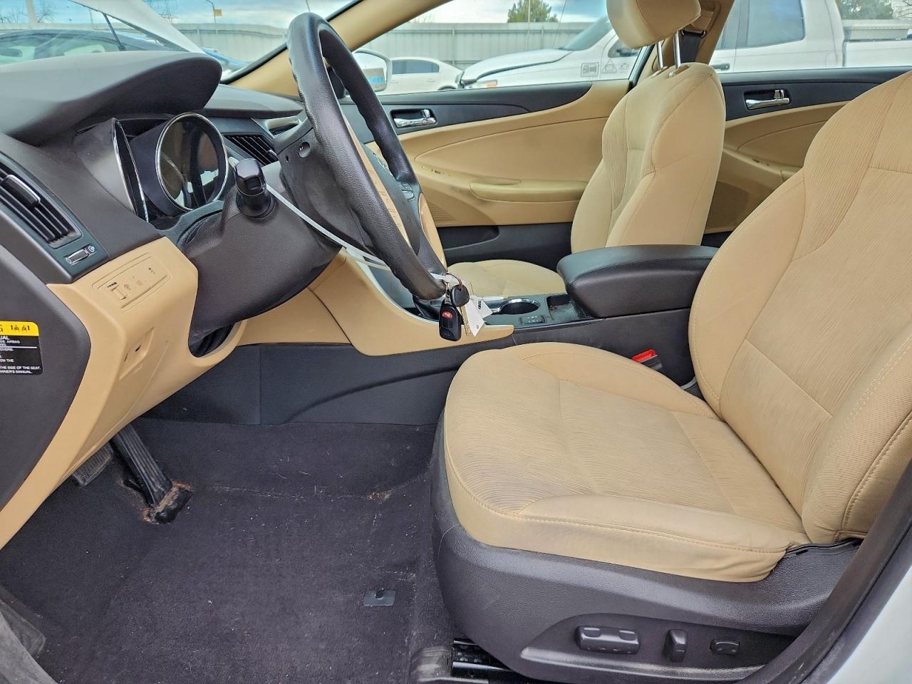 2014 HYUNDAI SONATA GLS photo 13
