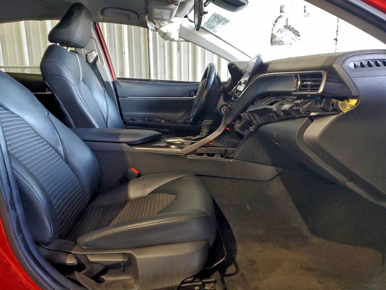 2021 TOYOTA CAMRY SE photo 7
