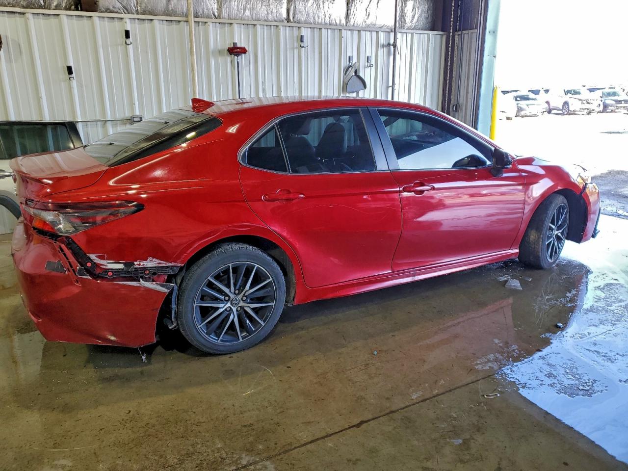 2021 TOYOTA CAMRY SE photo 3