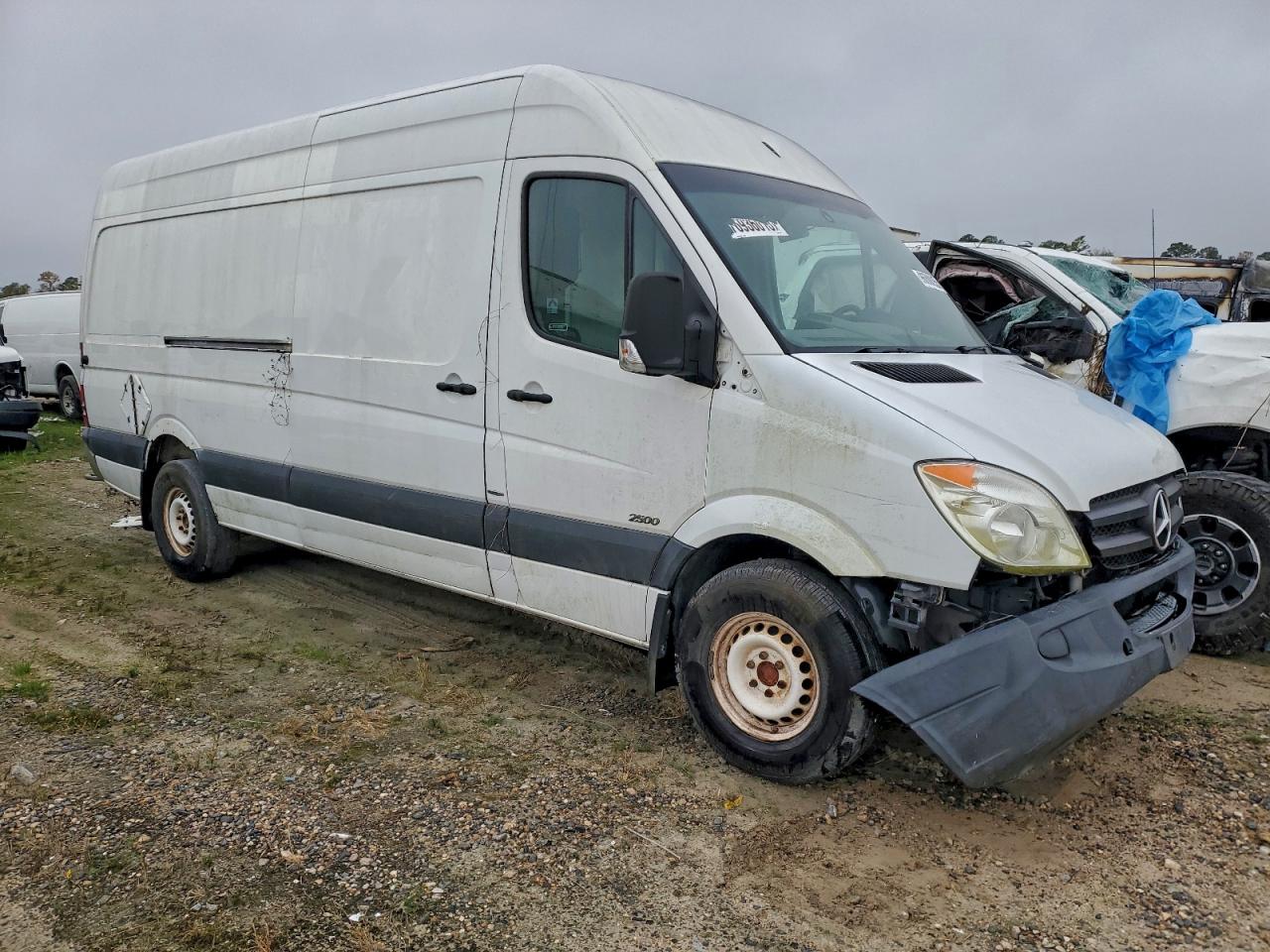 2011 MERCEDES-BENZ SPRINTER 2500 photo 4