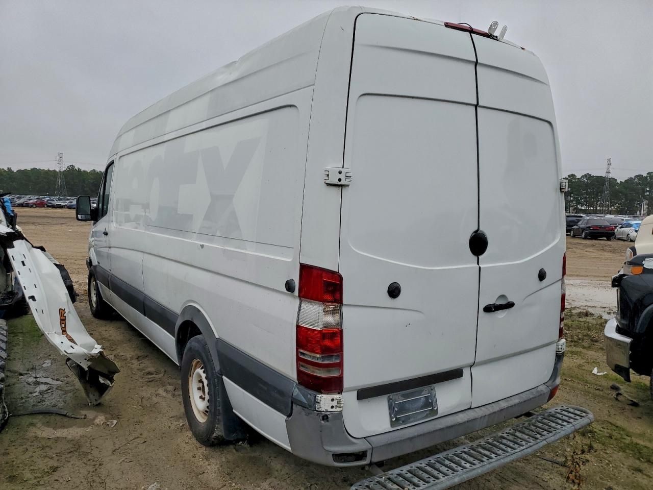 2011 MERCEDES-BENZ SPRINTER 2500 photo 2