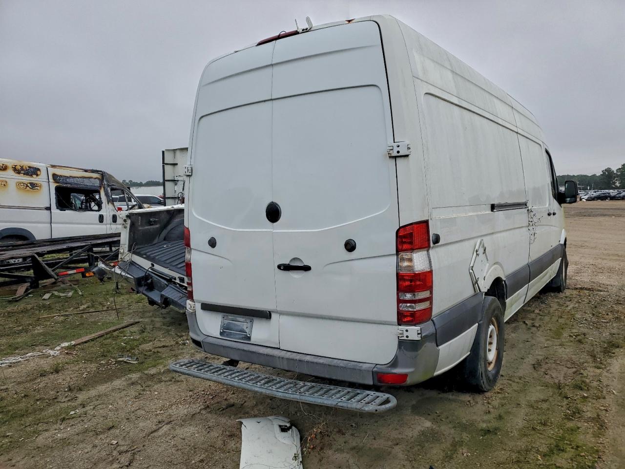 2011 MERCEDES-BENZ SPRINTER 2500 photo 3