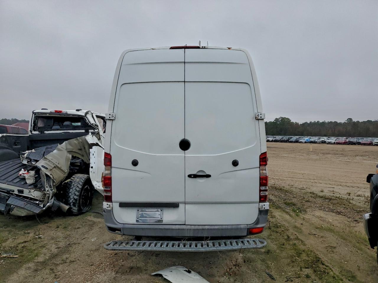 2011 MERCEDES-BENZ SPRINTER 2500 photo 6