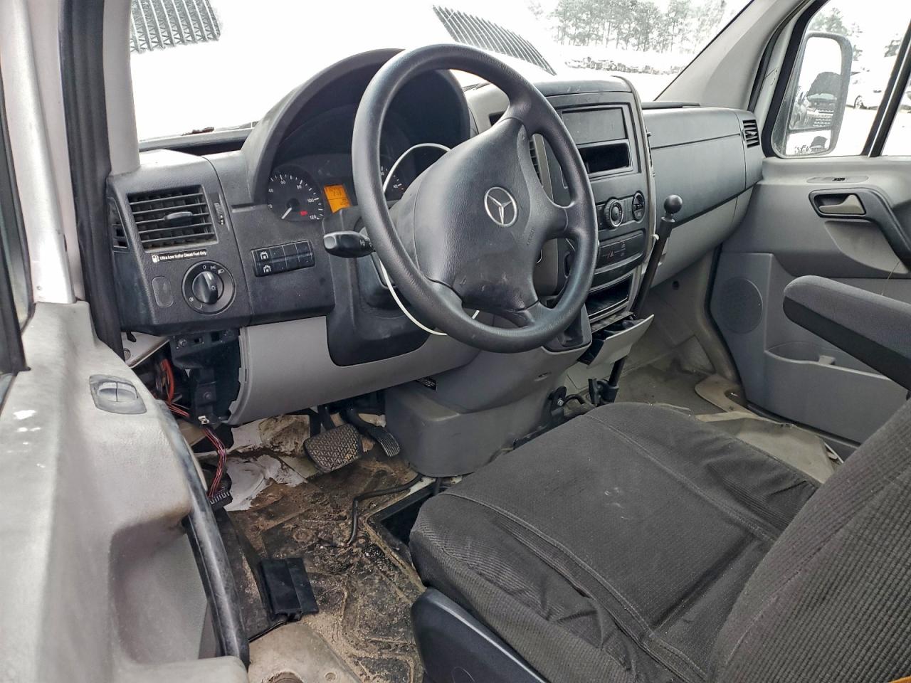 2011 MERCEDES-BENZ SPRINTER 2500 photo 8