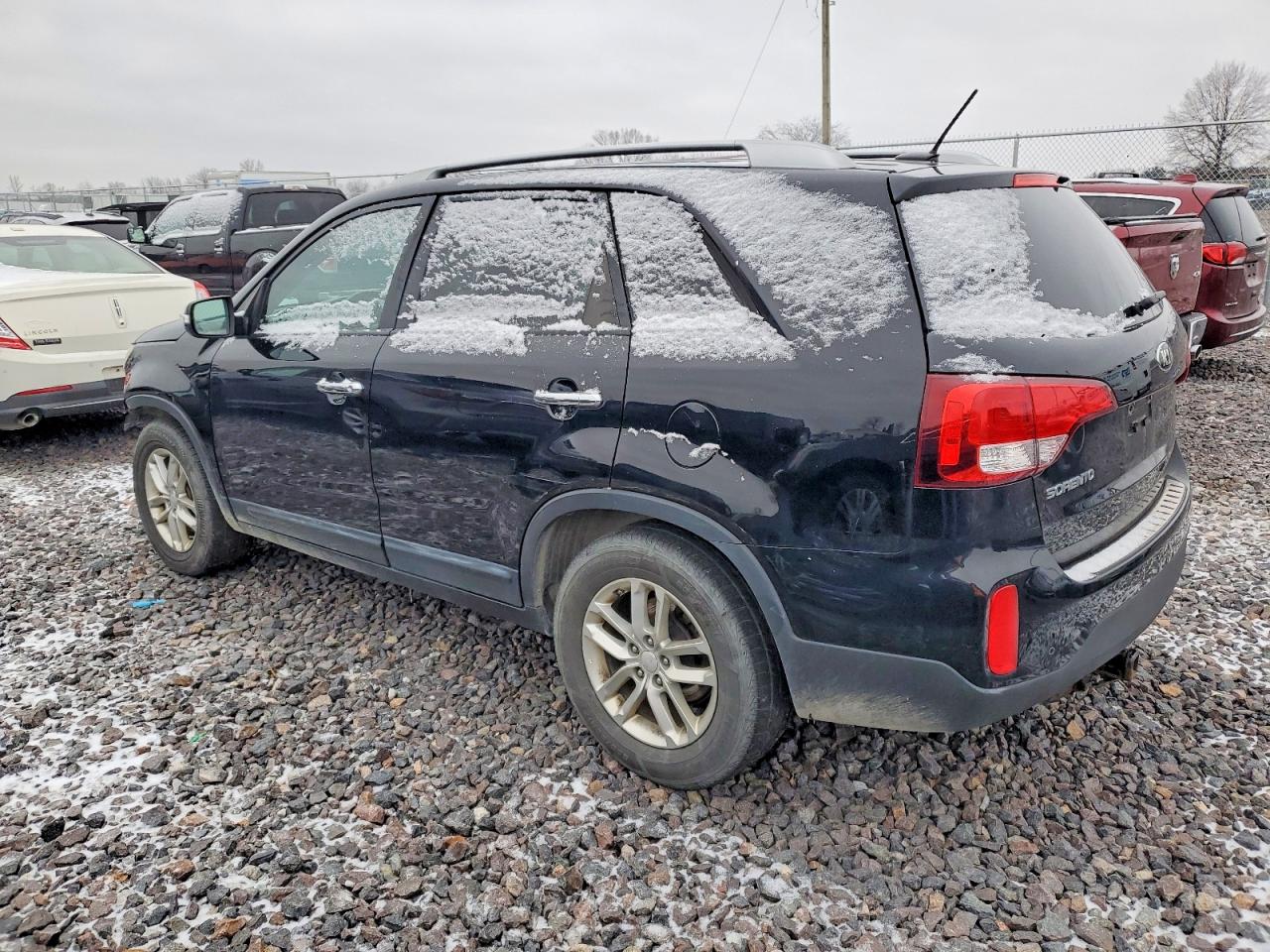 2015 KIA SORENTO LX photo 2