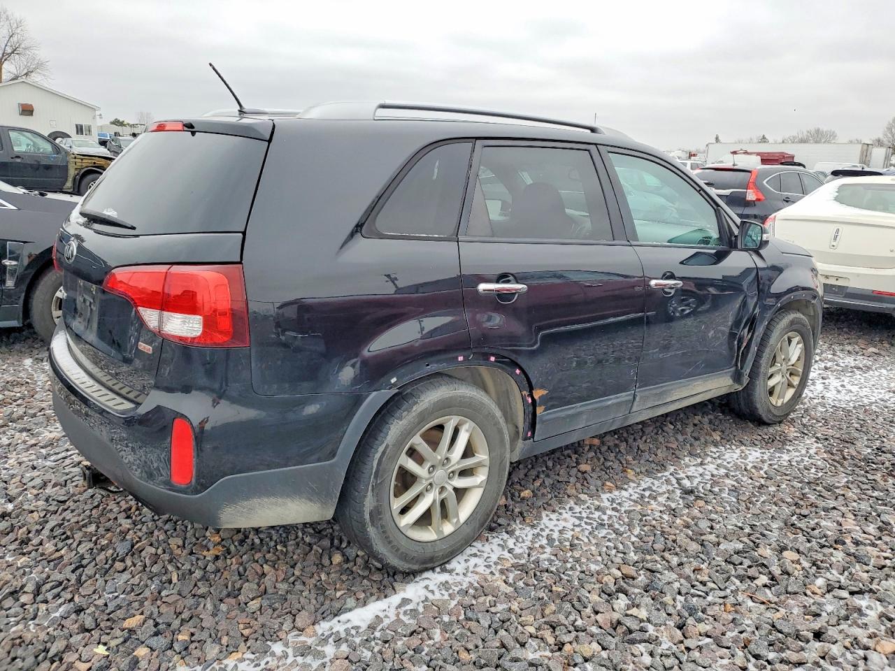 2015 KIA SORENTO LX photo 3