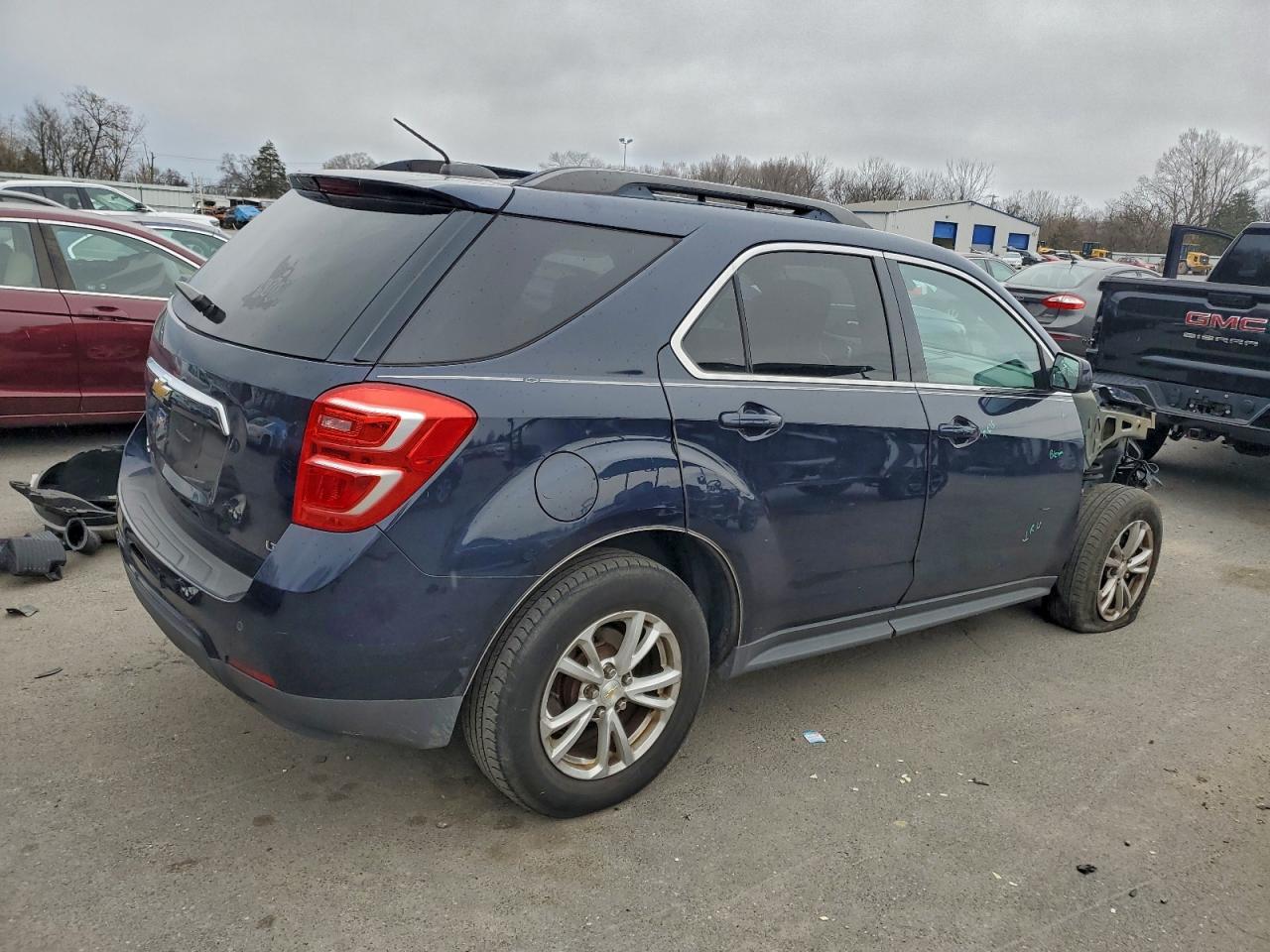 2017 CHEVROLET EQUINOX LT photo 3