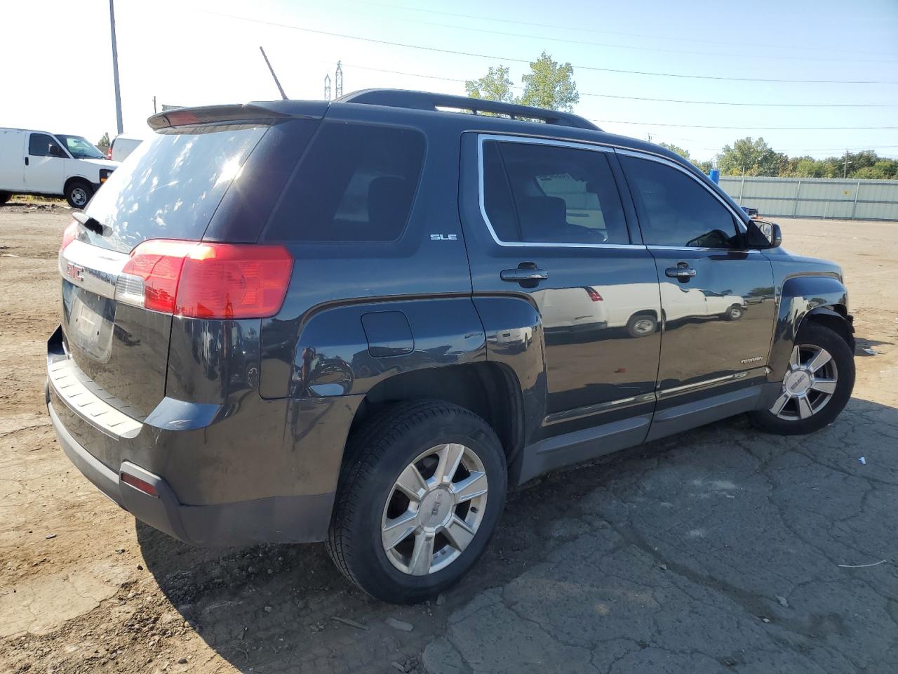 2013 GMC TERRAIN SLE photo 3