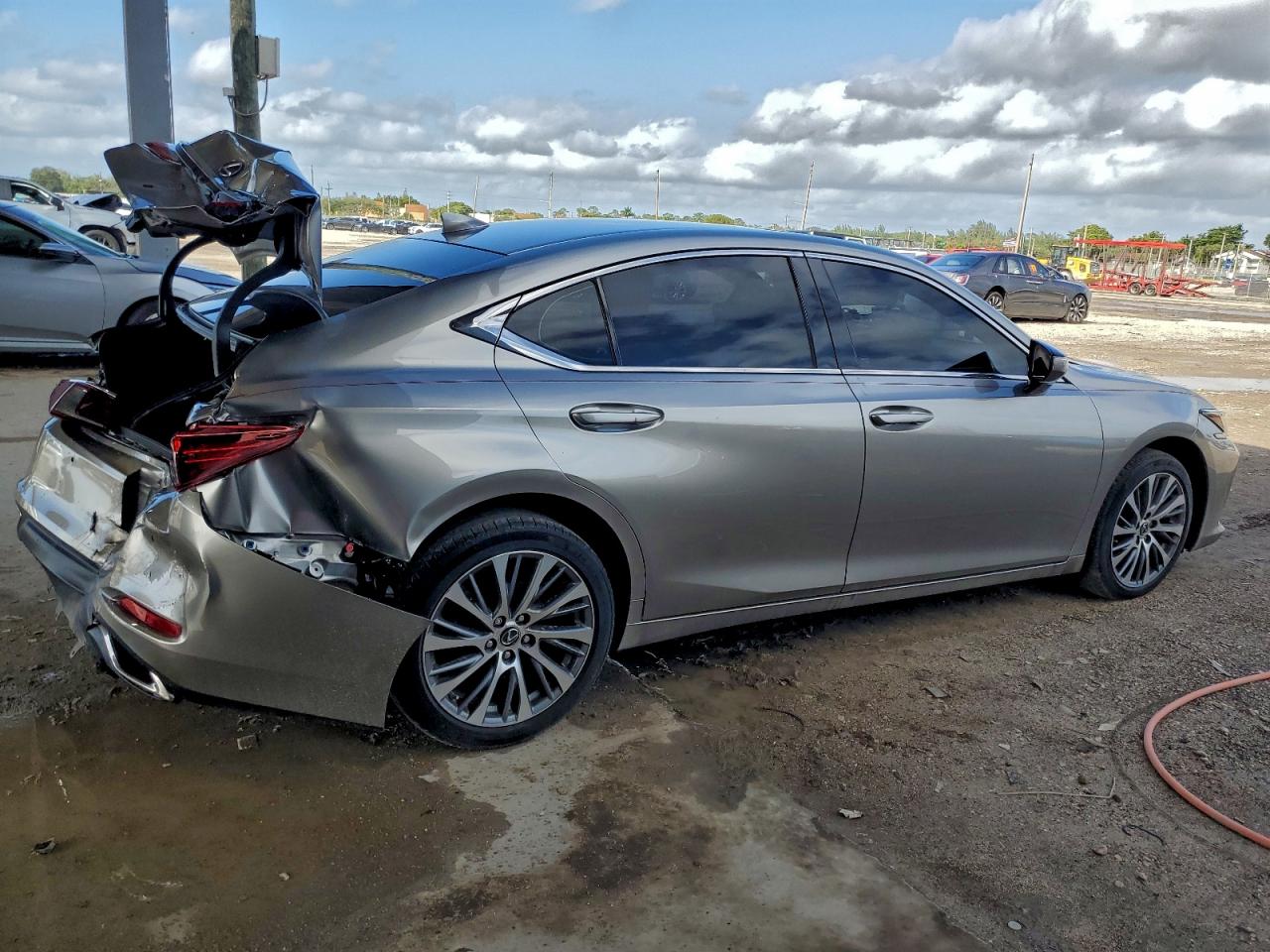 2019 LEXUS ES 350 photo 3
