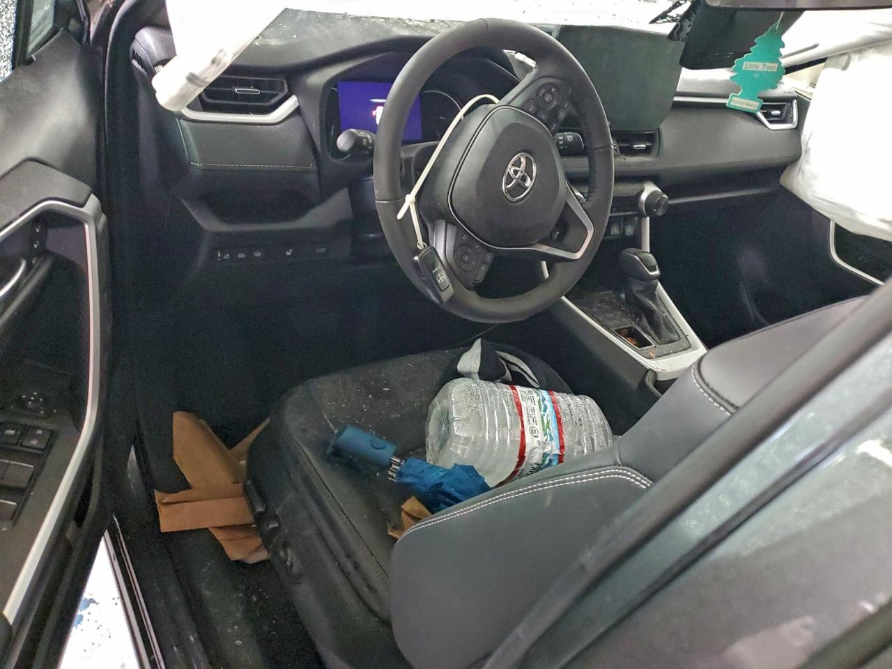 2024 TOYOTA RAV4 XLE PREMIUM photo 8