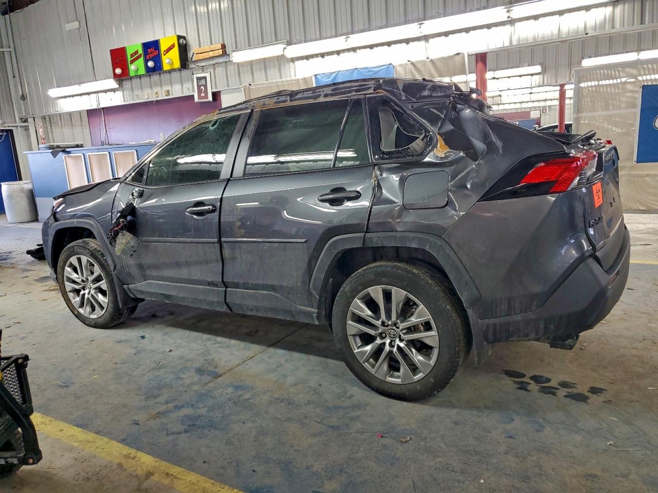 2024 TOYOTA RAV4 XLE PREMIUM photo 2