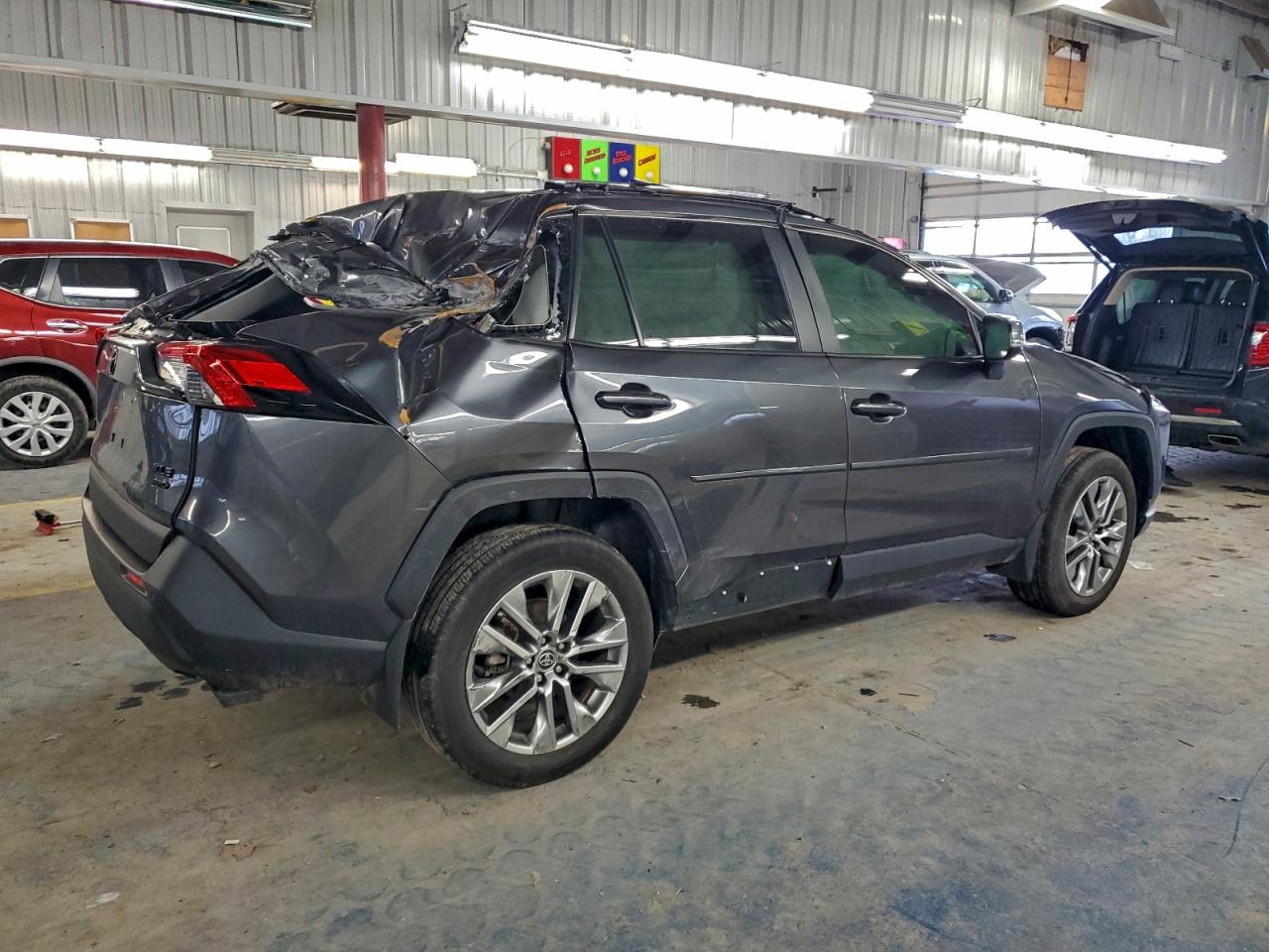 2024 TOYOTA RAV4 XLE PREMIUM photo 3