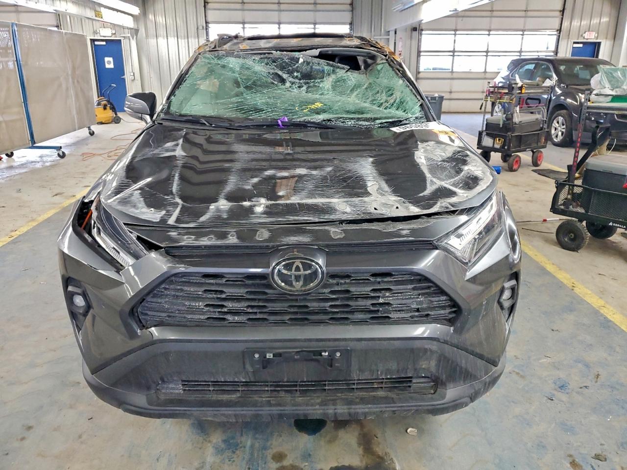 2024 TOYOTA RAV4 XLE PREMIUM photo 5