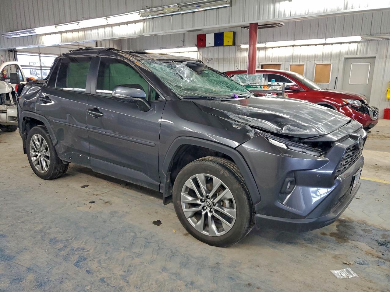 2024 TOYOTA RAV4 XLE PREMIUM photo 4