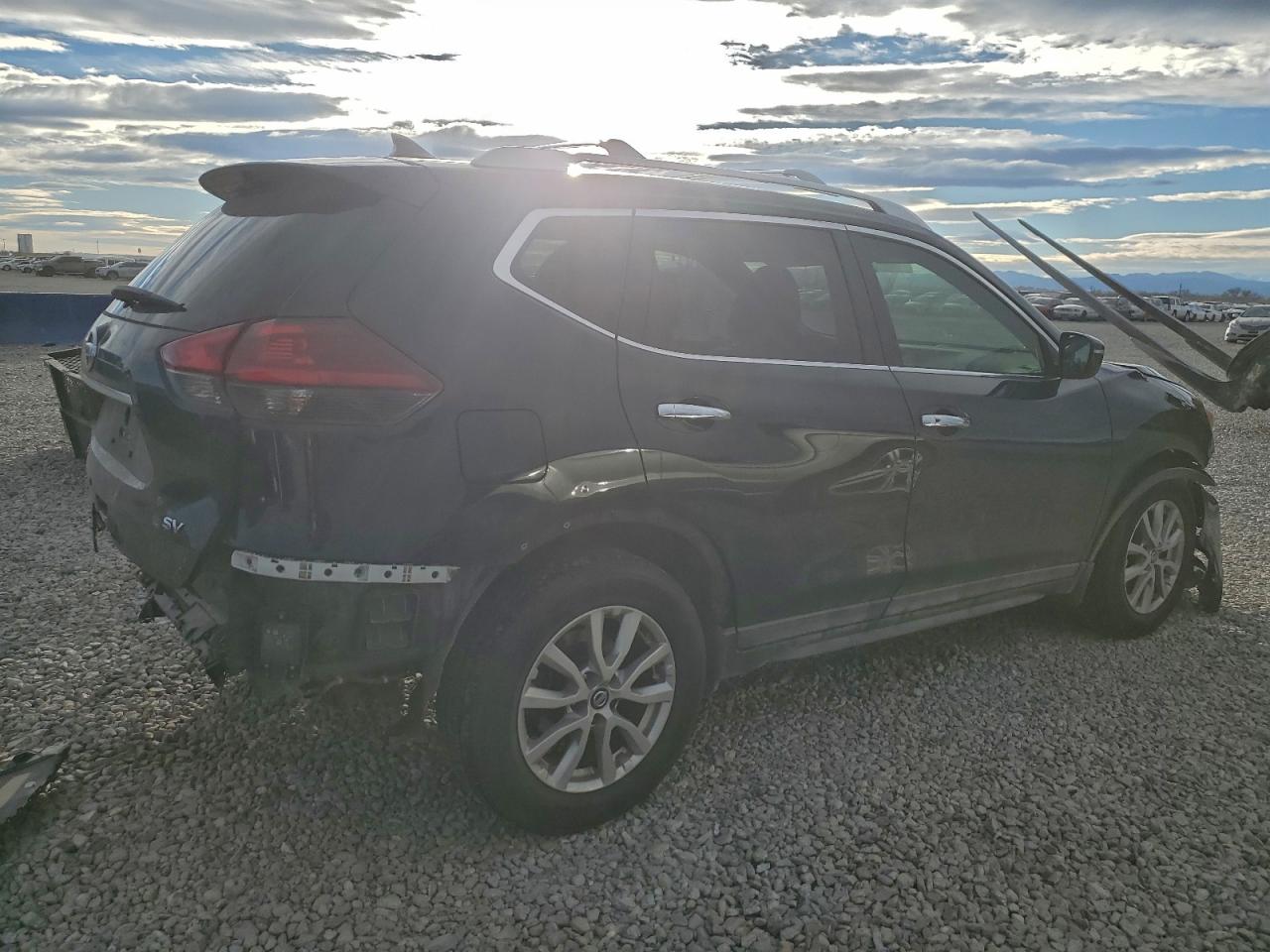 2018 NISSAN ROGUE S photo 5