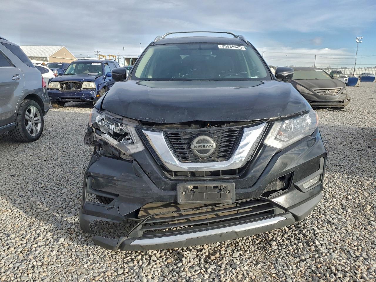 2018 NISSAN ROGUE S photo 9