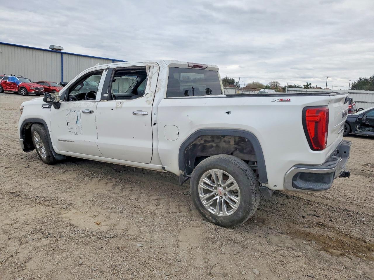 2021 GMC SIERRA K1500 SLT photo 2