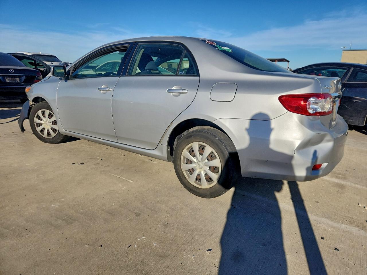 2011 TOYOTA COROLLA BASE photo 2