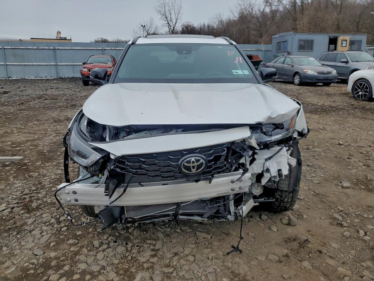 2024 TOYOTA HIGHLANDER LE photo 5