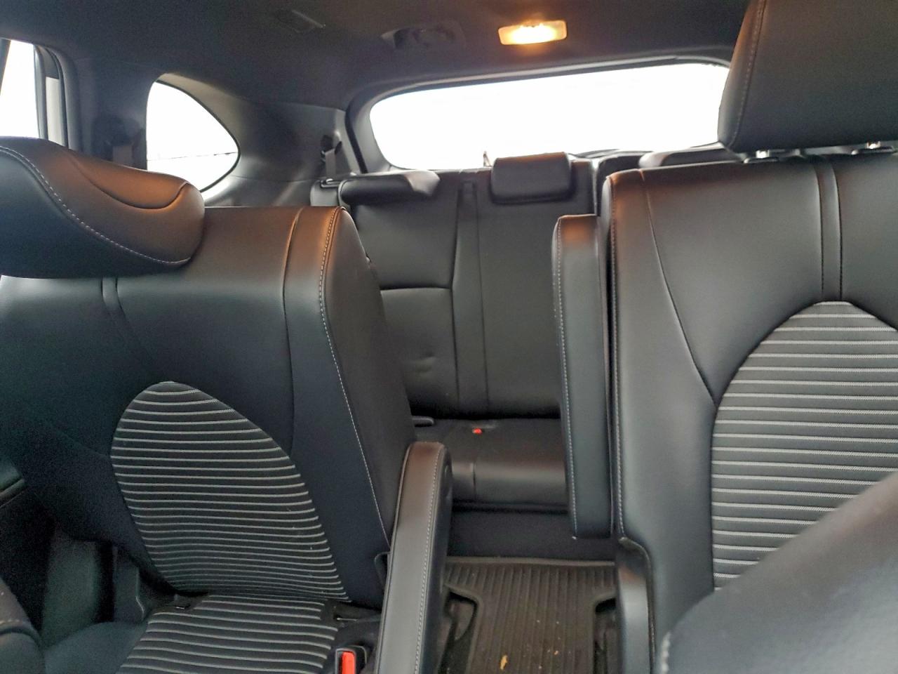 2024 TOYOTA HIGHLANDER LE photo 10