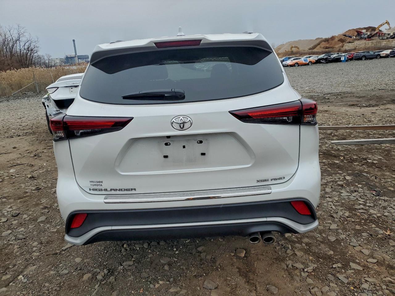 2024 TOYOTA HIGHLANDER LE photo 6