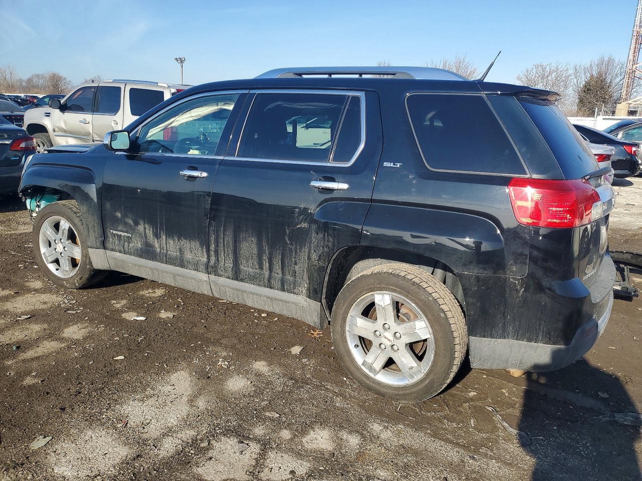 2012 GMC TERRAIN SLT photo 2