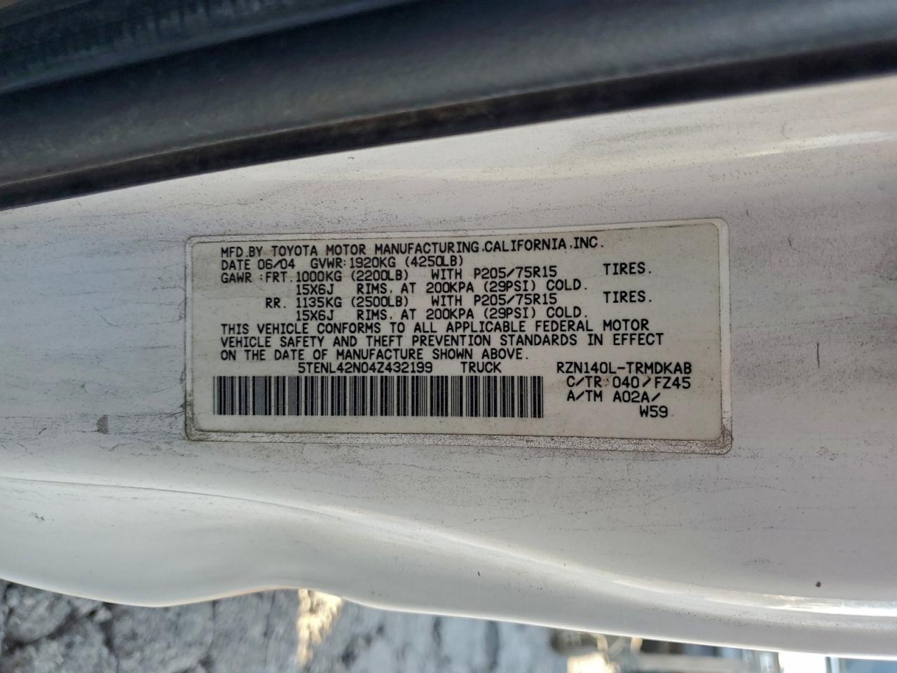 2004 TOYOTA TACOMA photo 12