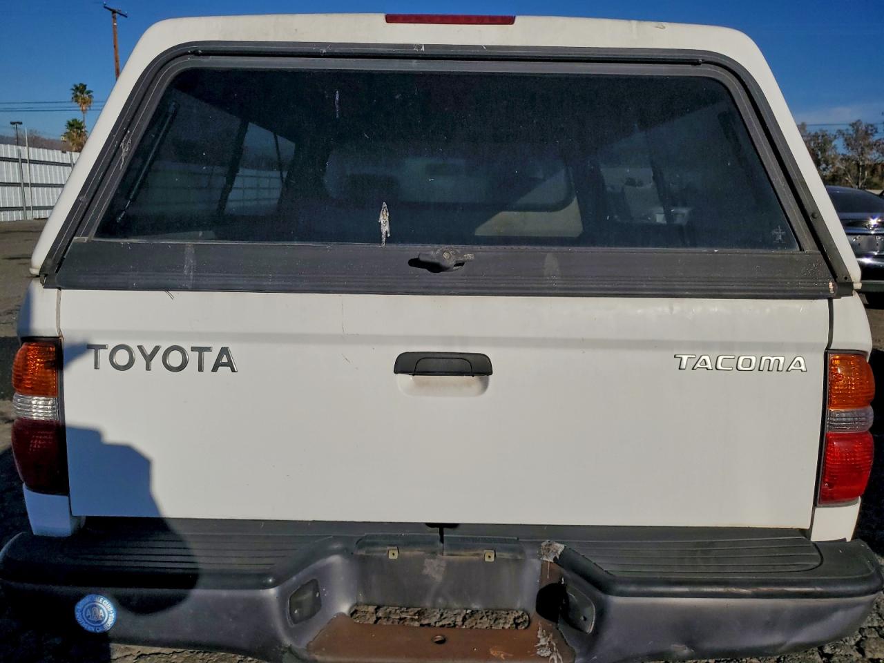 2004 TOYOTA TACOMA photo 10