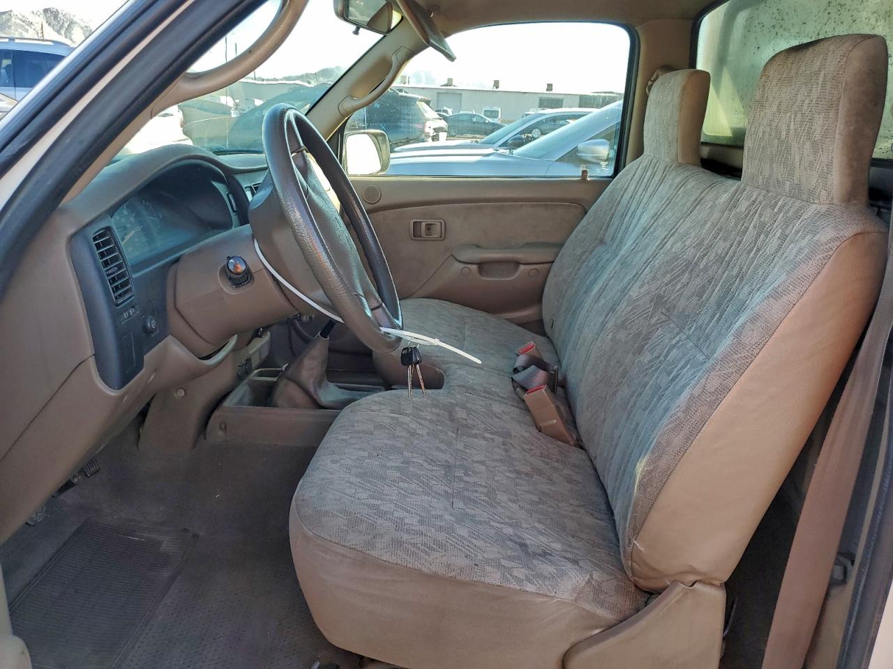 2004 TOYOTA TACOMA photo 7