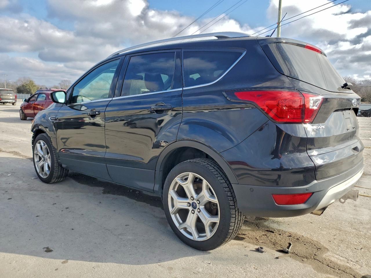 2019 FORD ESCAPE TITANIUM photo 2