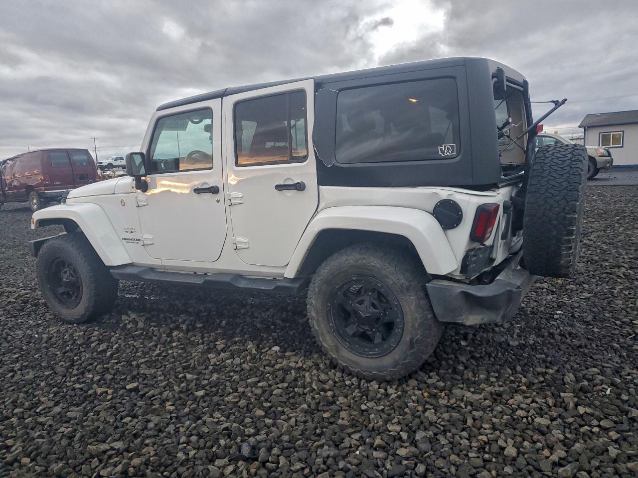 2016 JEEP WRANGLER UNLIMITED SAHARA photo 2