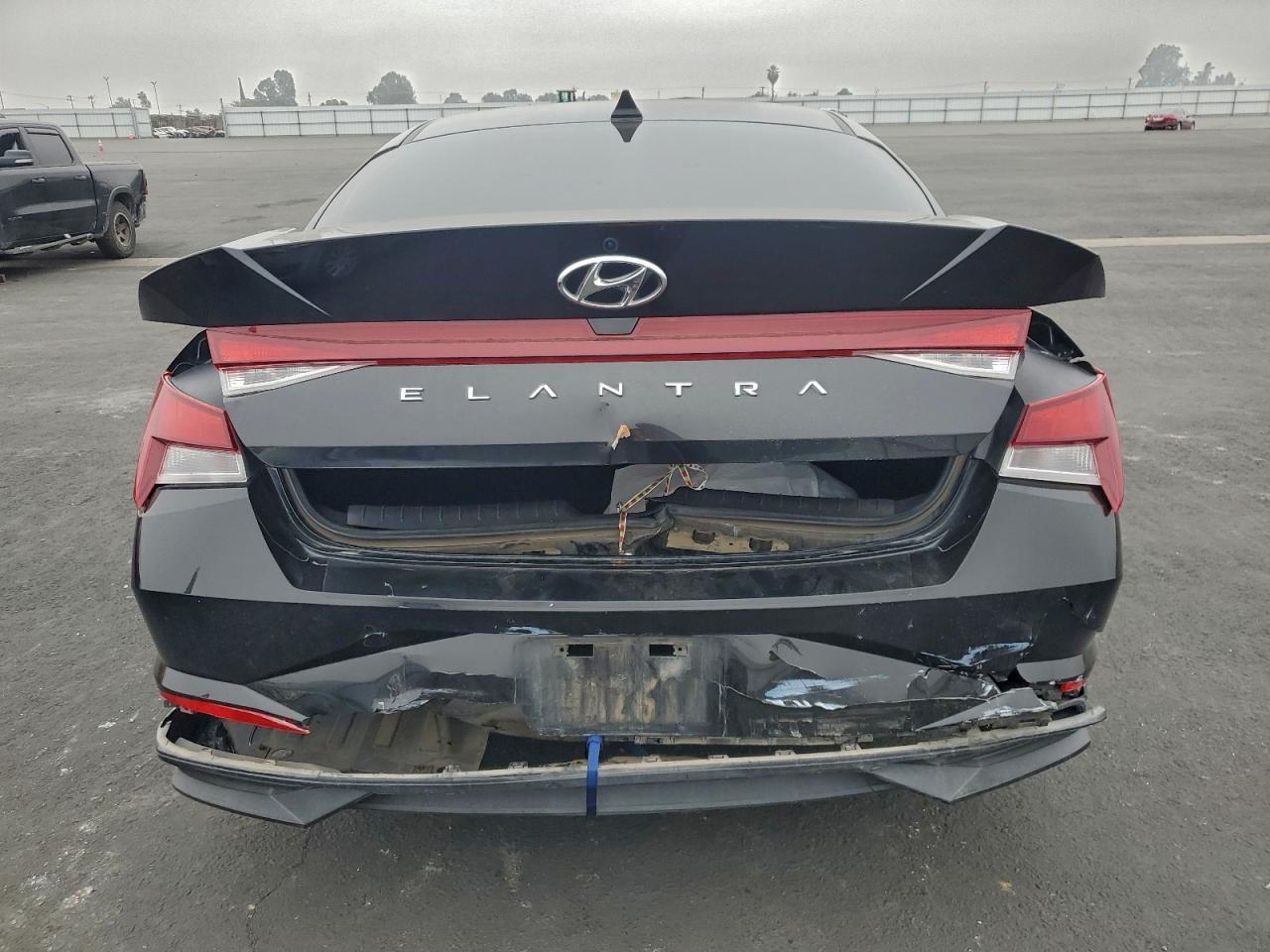 2021 HYUNDAI ELANTRA SE photo 6