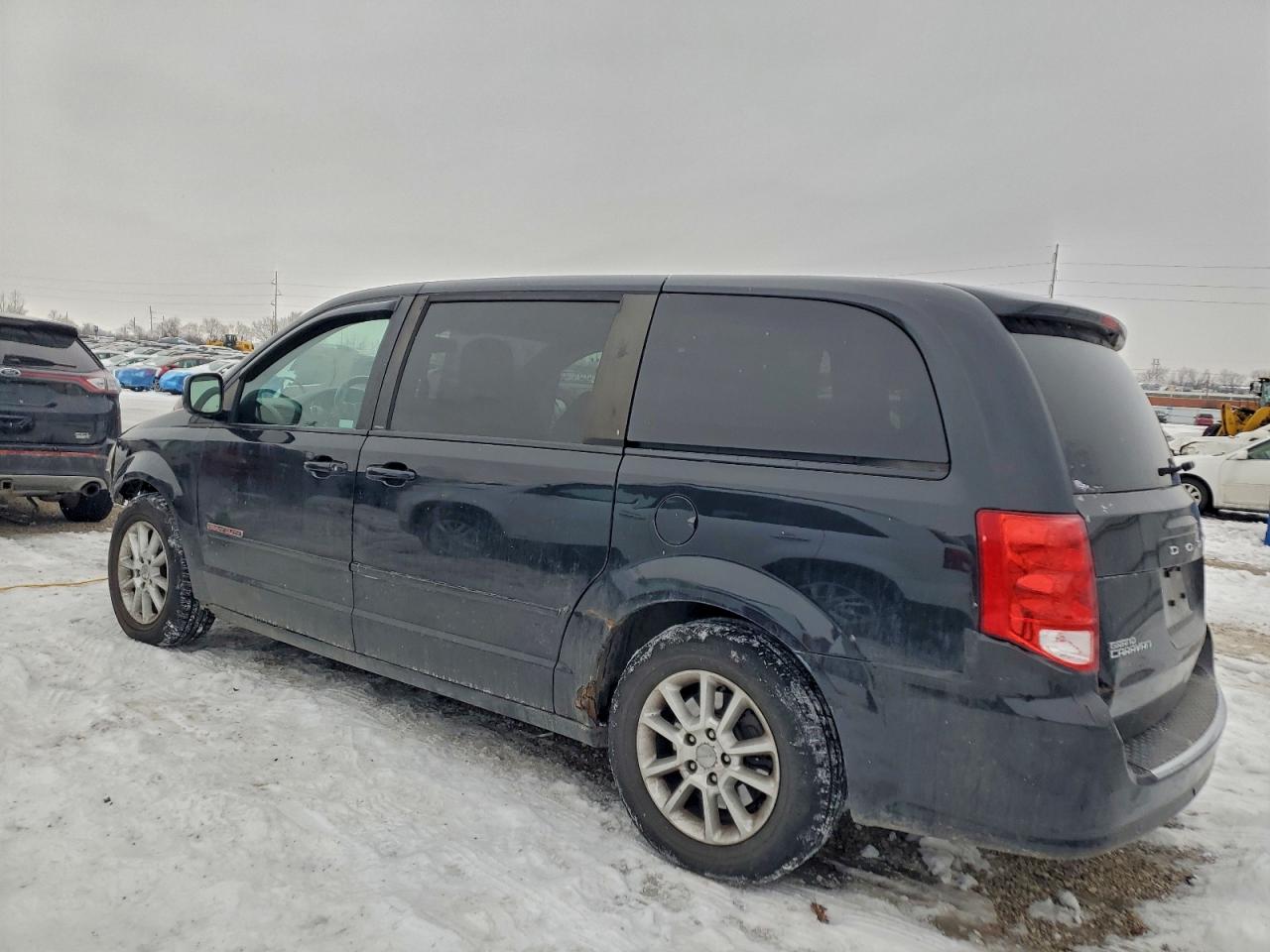2013 DODGE GRAND CARAVAN R/T photo 2