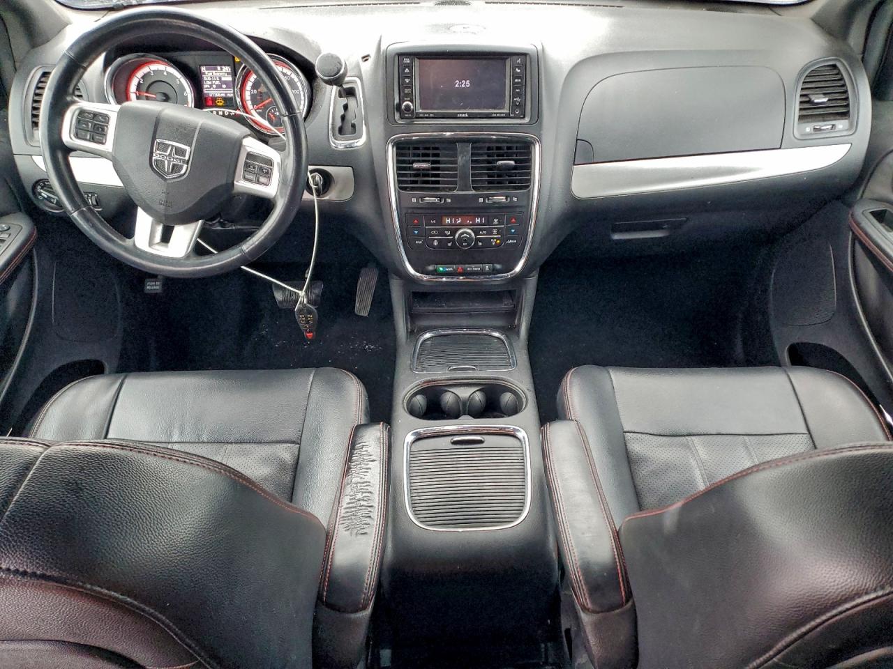2013 DODGE GRAND CARAVAN R/T photo 8