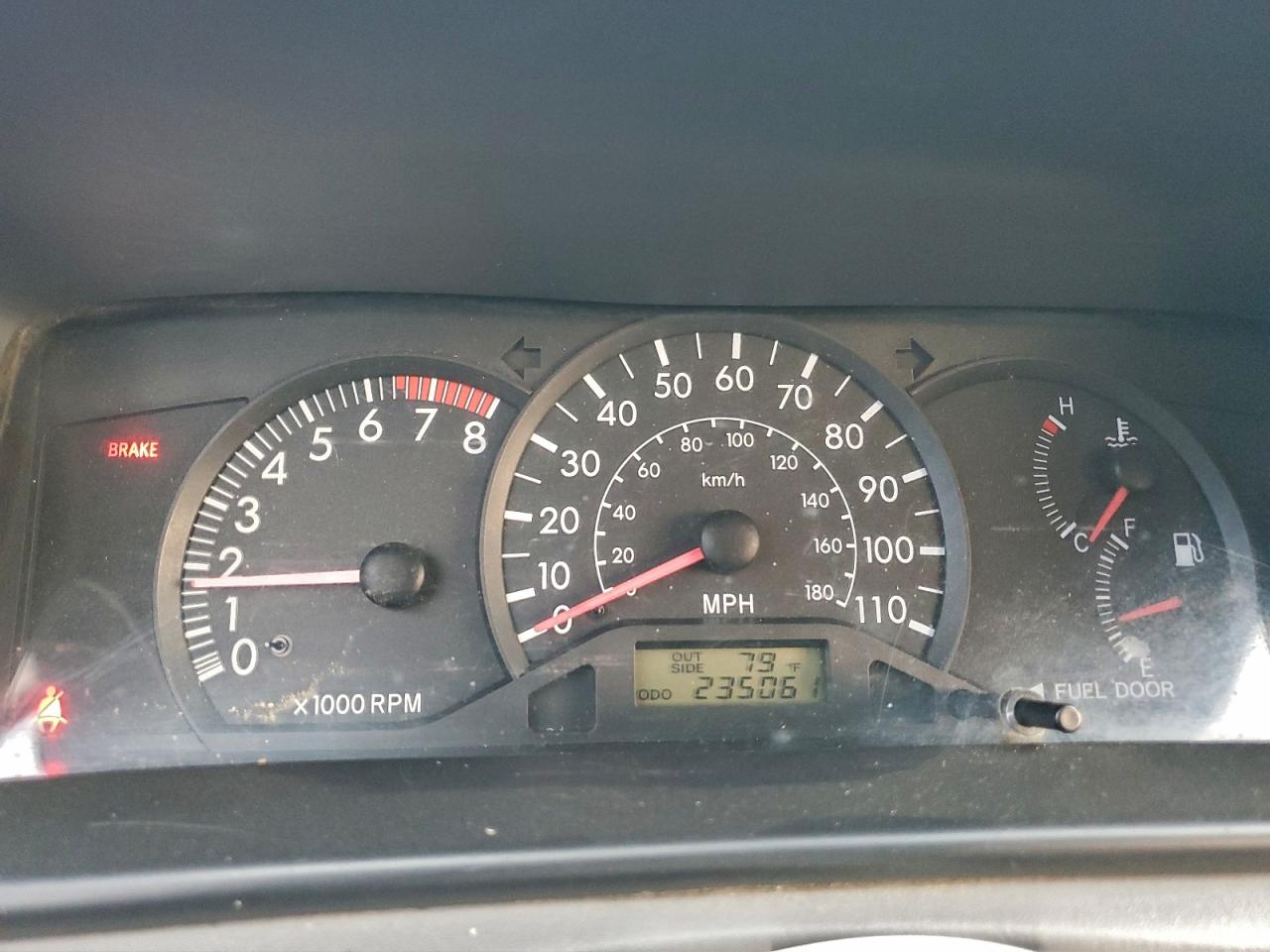 2004 TOYOTA COROLLA CE photo 9