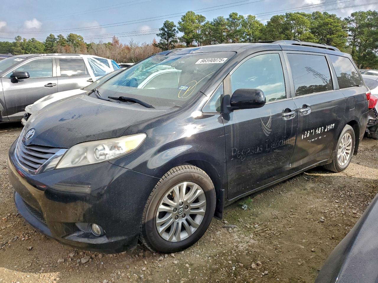 2017 TOYOTA SIENNA